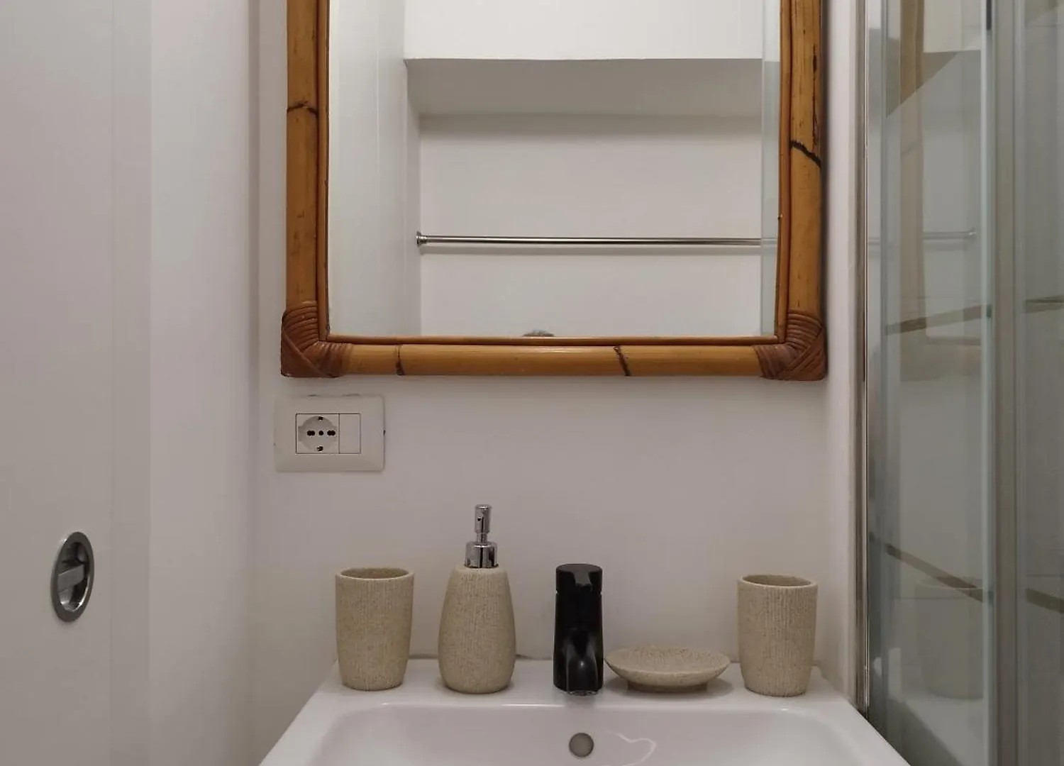 Spazio Susa - Loft Vicino Alla Stazione M4 - Susa Apartment Milan Italy